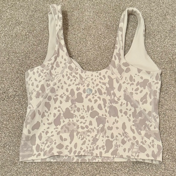 ✨ Lululemon White Cheetah Print Align Tank - Picture 2 of 7